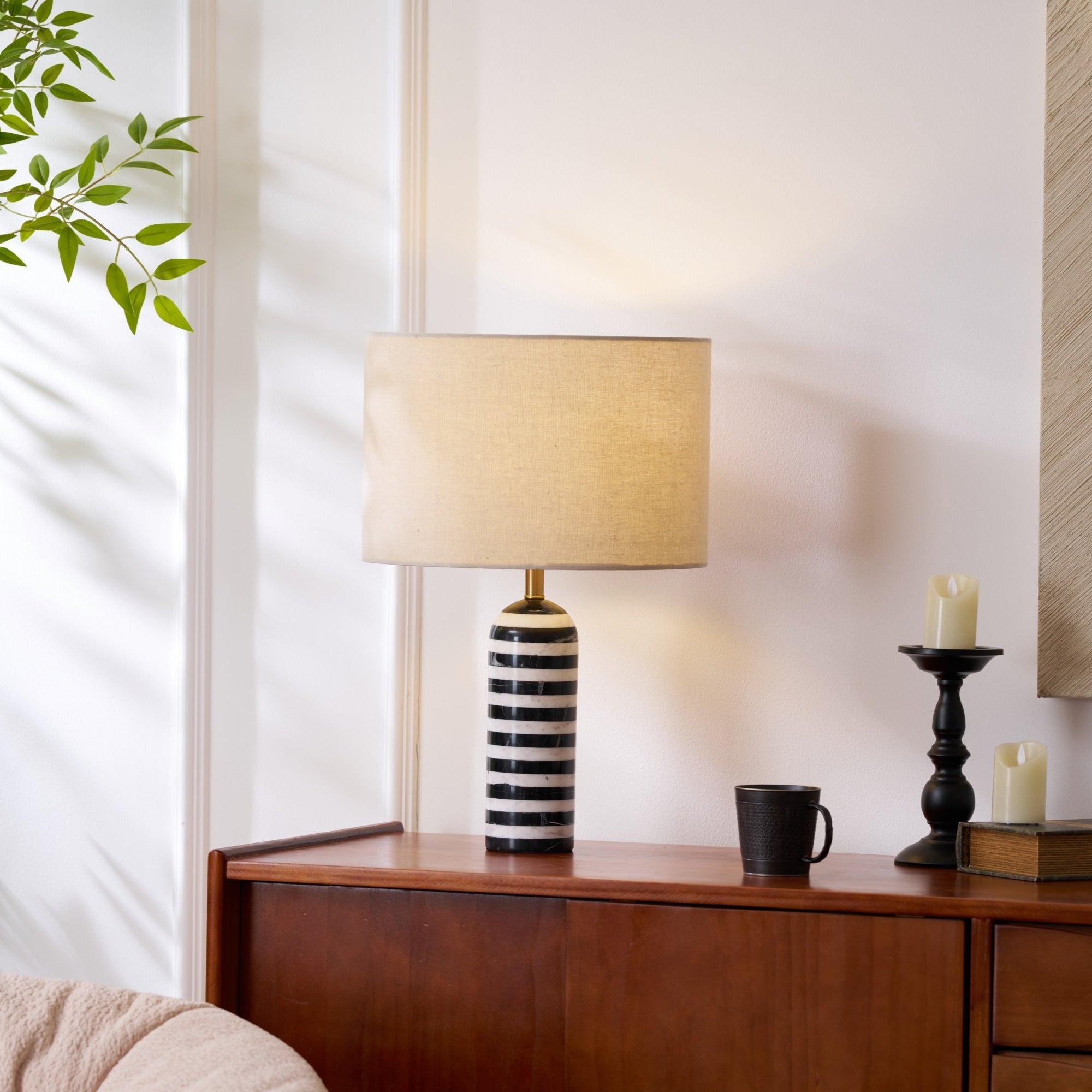 Sivelo Table Lamp