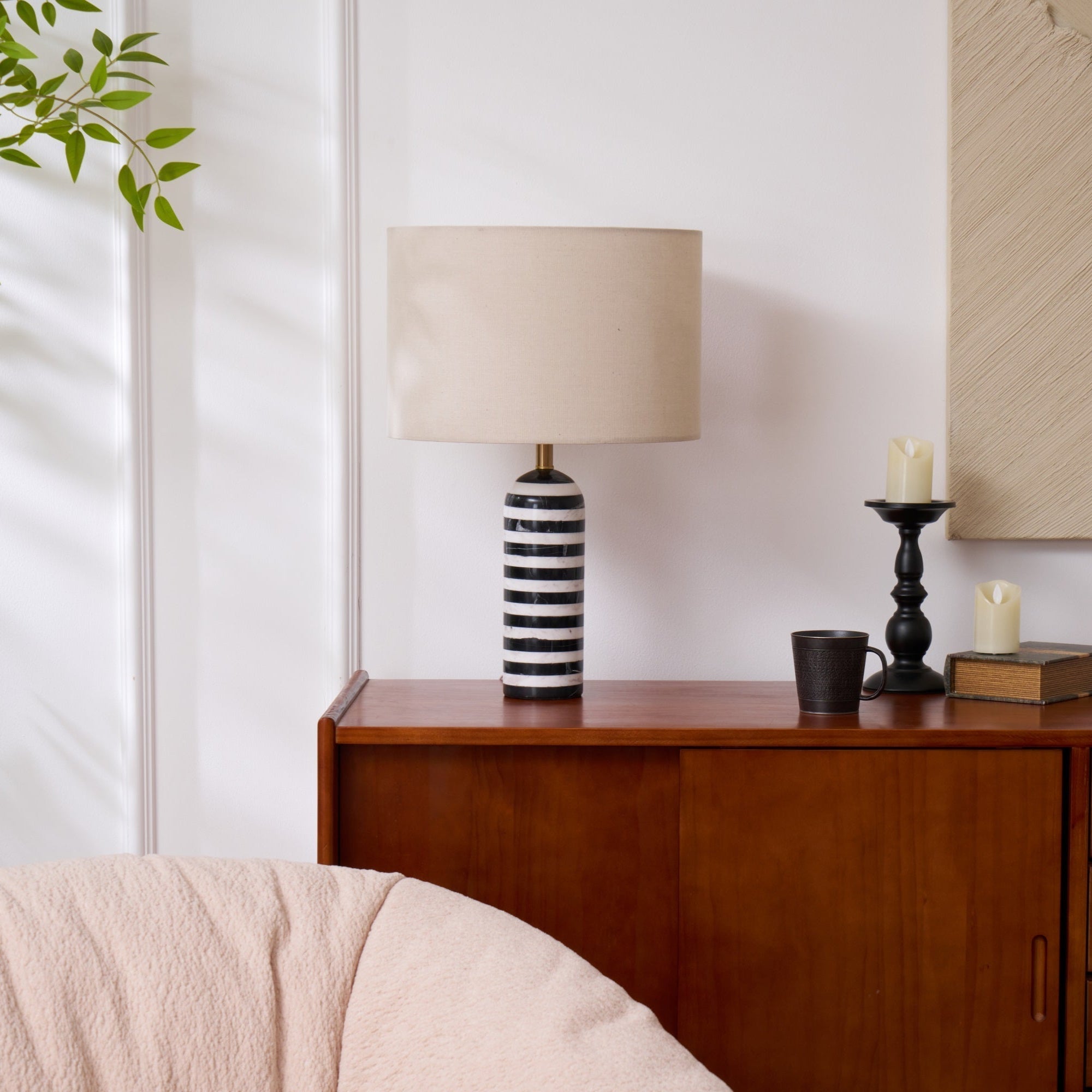 Sivelo Table Lamp