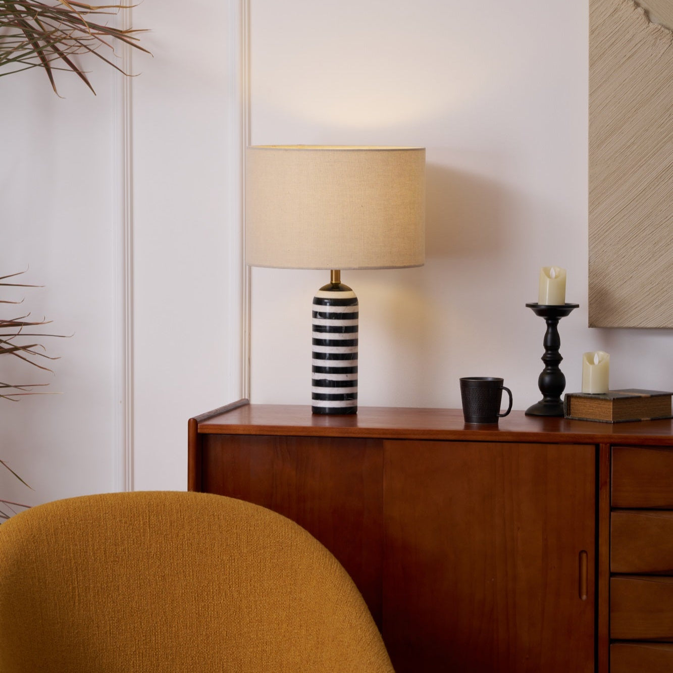 Sivelo Table Lamp