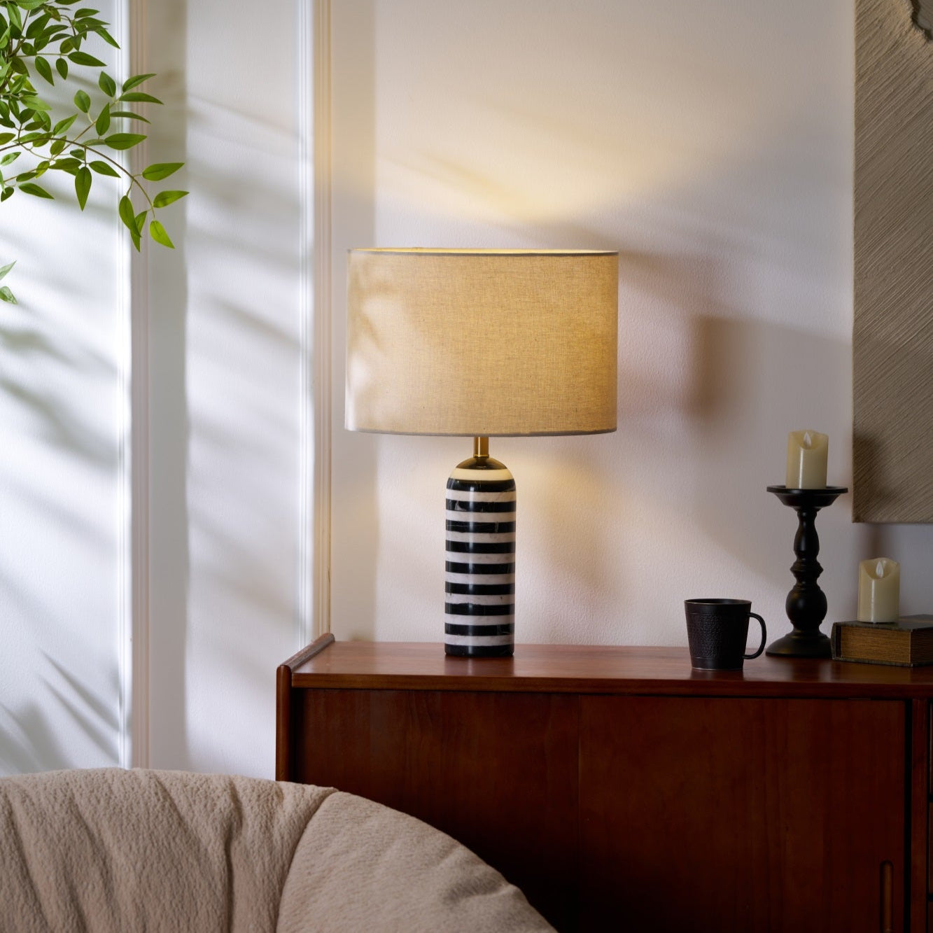 Sivelo Table Lamp