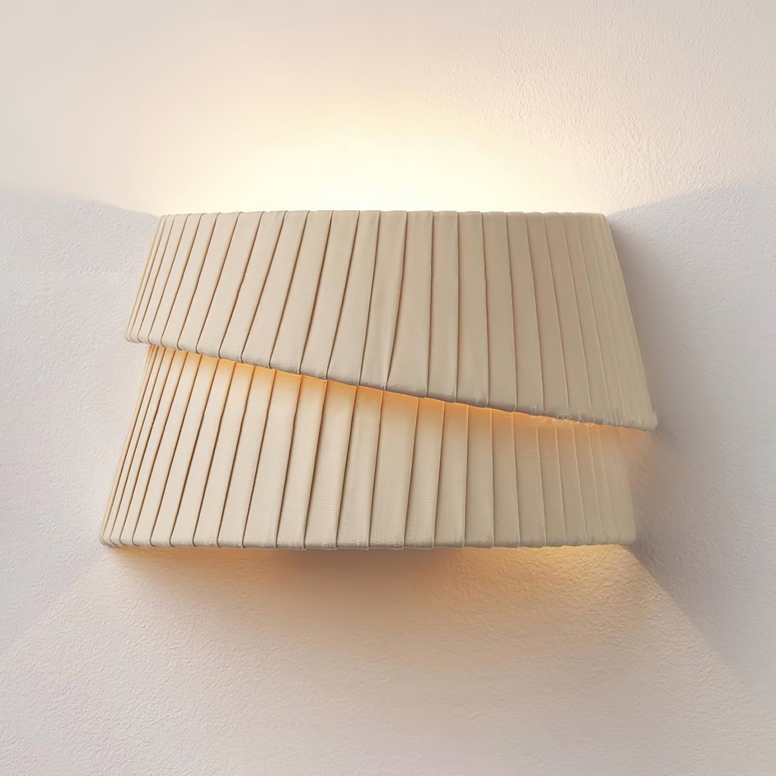 Melo Twist Japandi Wall Light