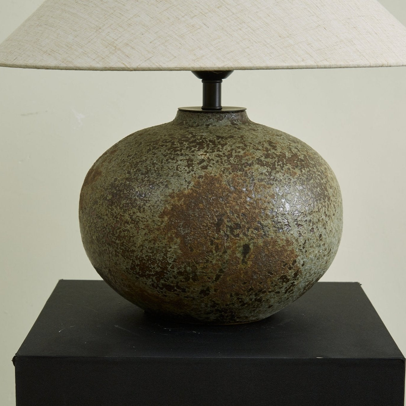 Menecho Table Lamp