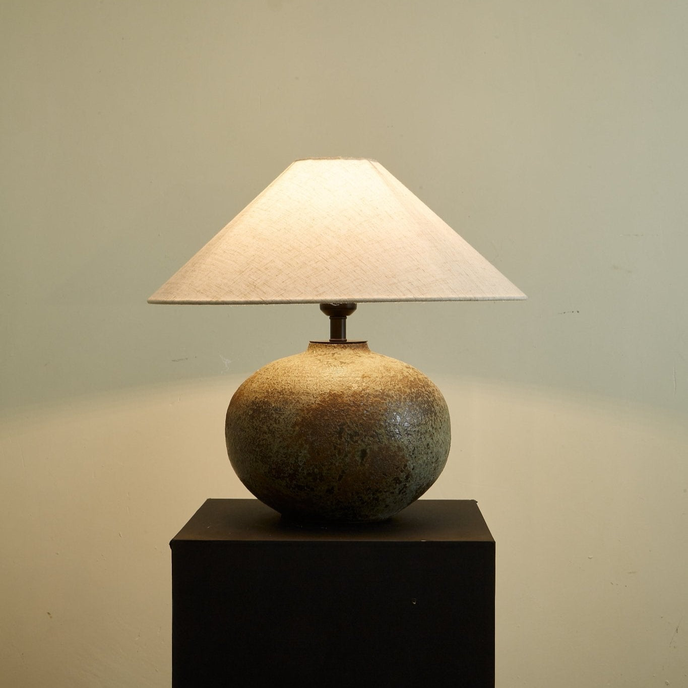 Menecho Table Lamp