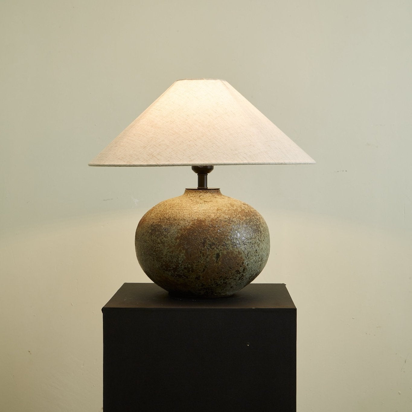 Menecho Table Lamp