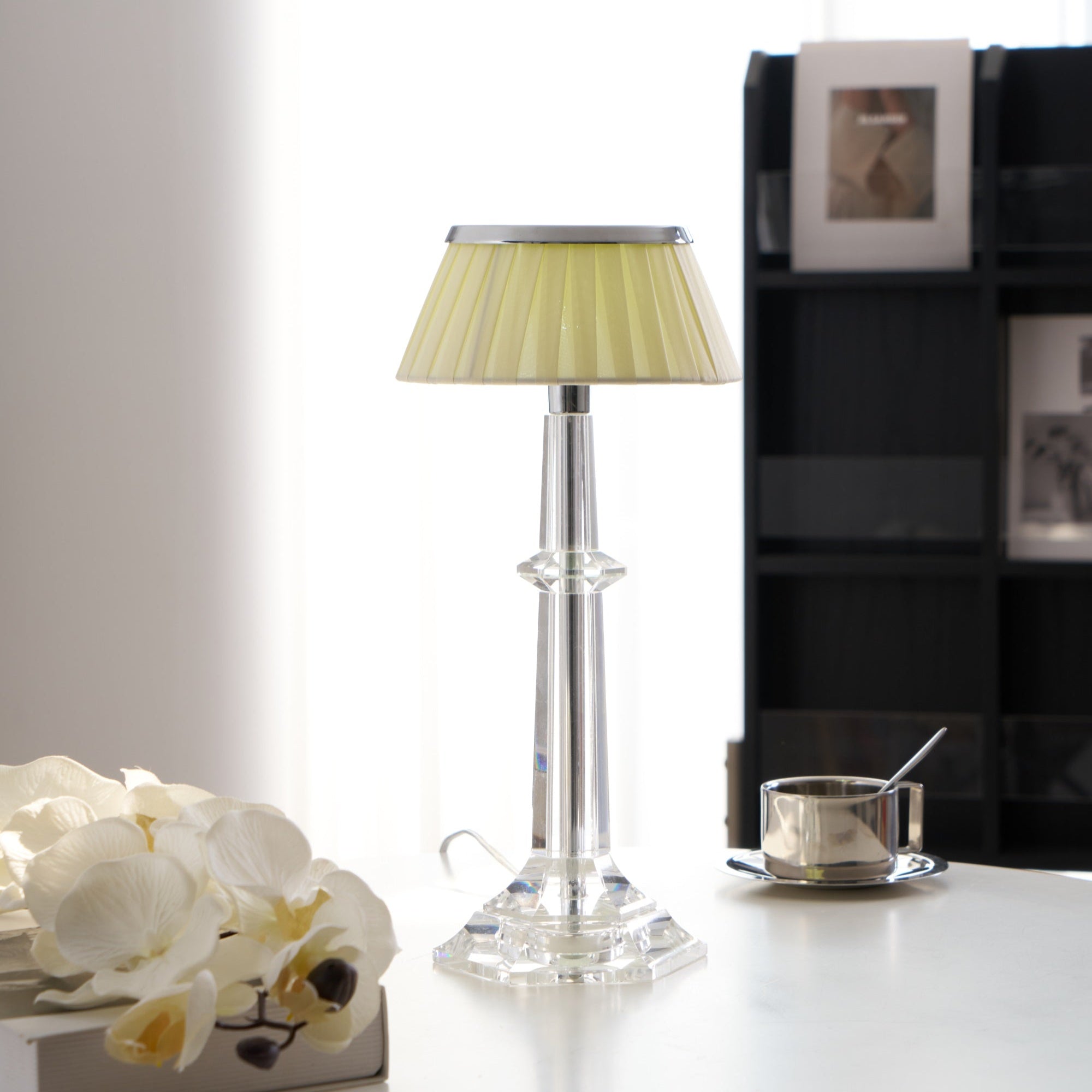 Vesollo Table Lamp