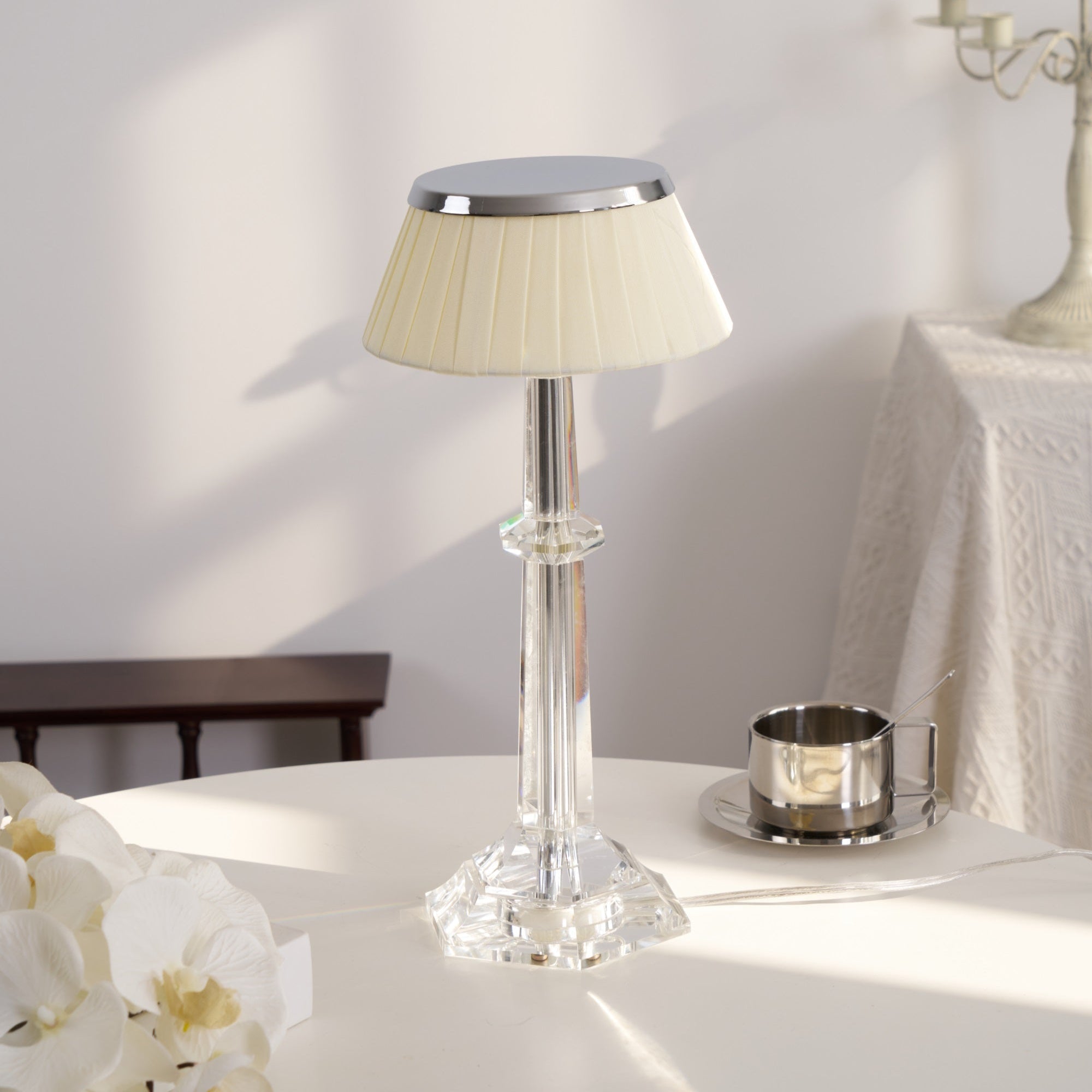 Vesollo Table Lamp