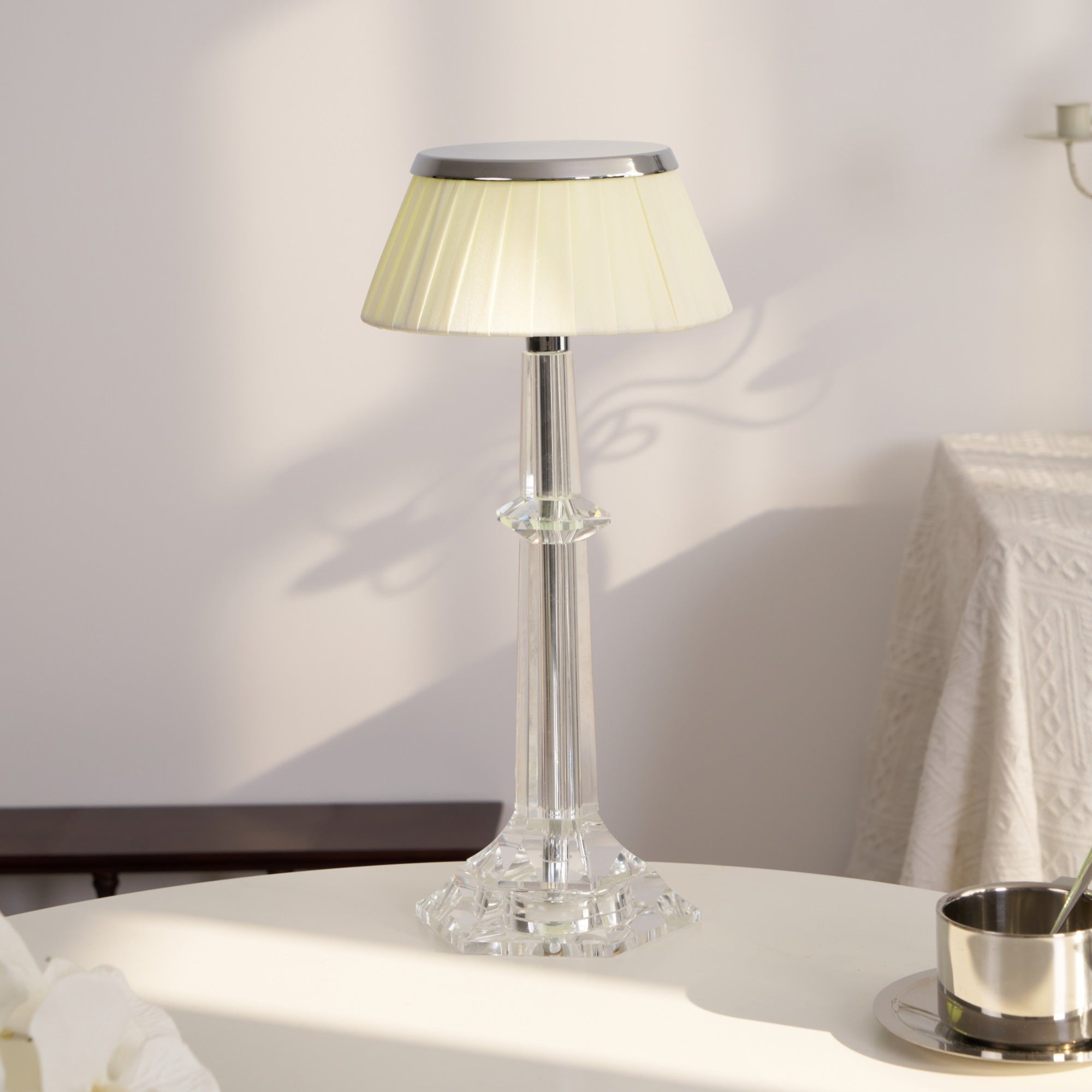 Vesollo Table Lamp