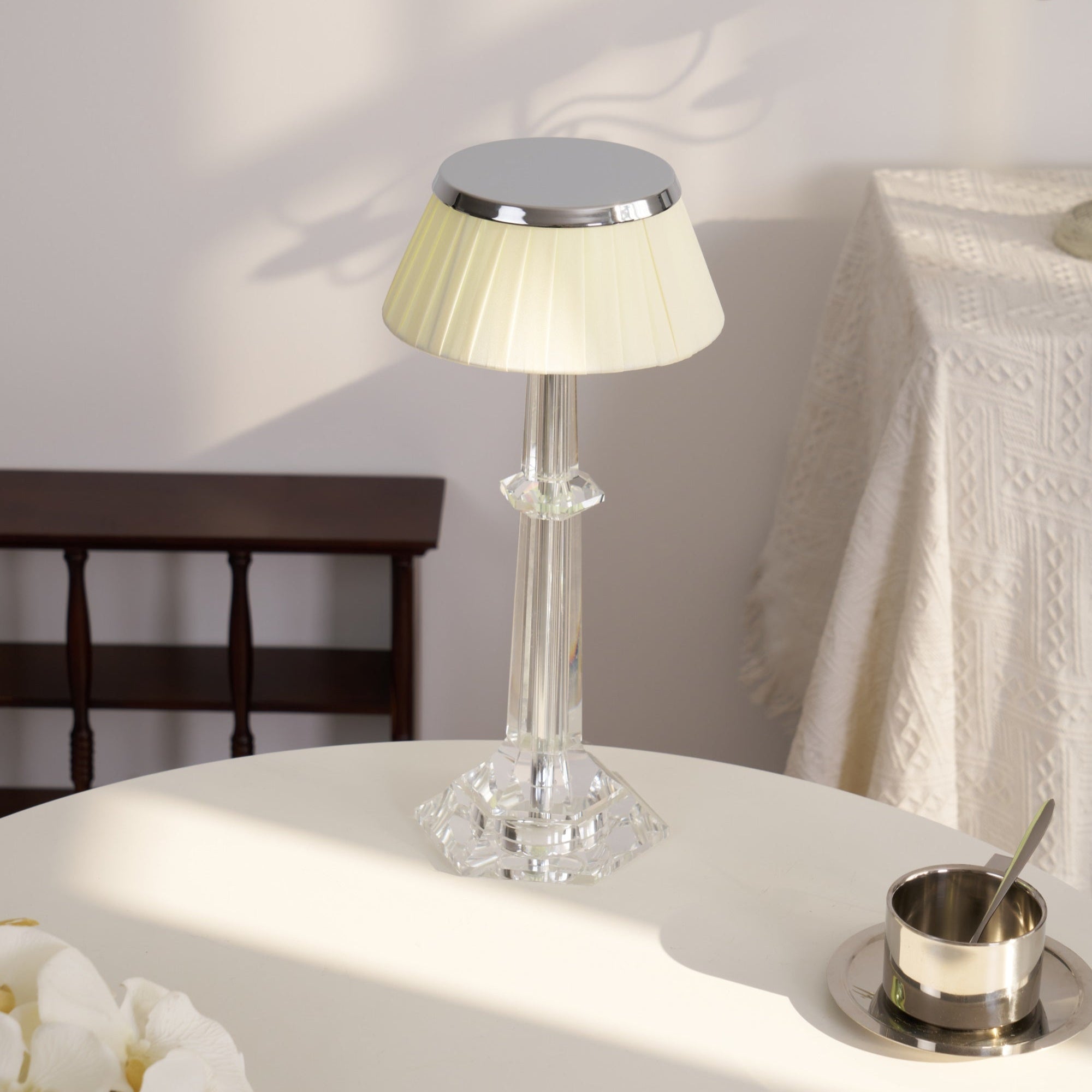 Vesollo Table Lamp