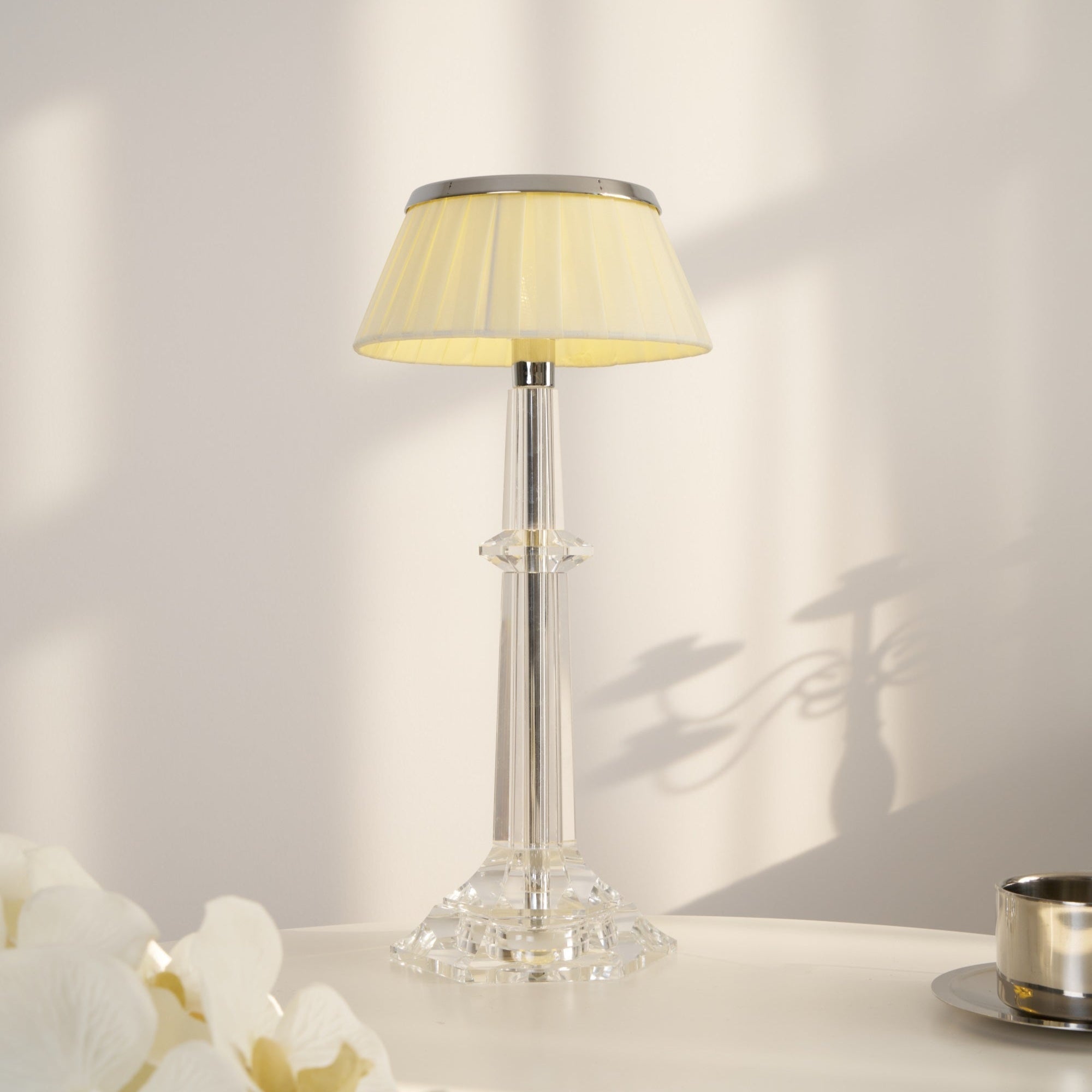 Vesollo Table Lamp