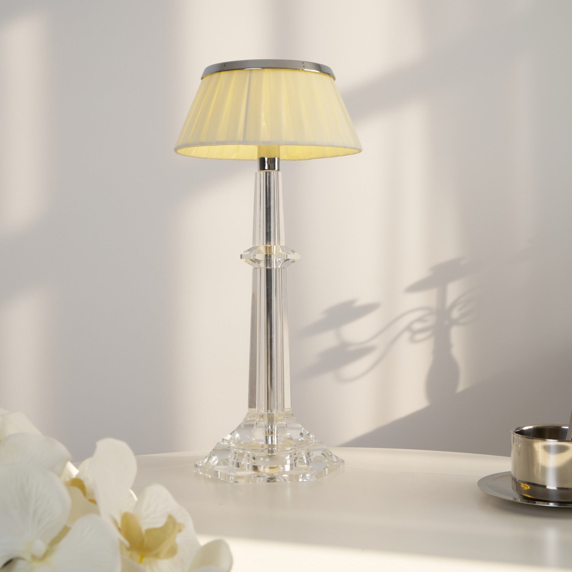 Vesollo Table Lamp