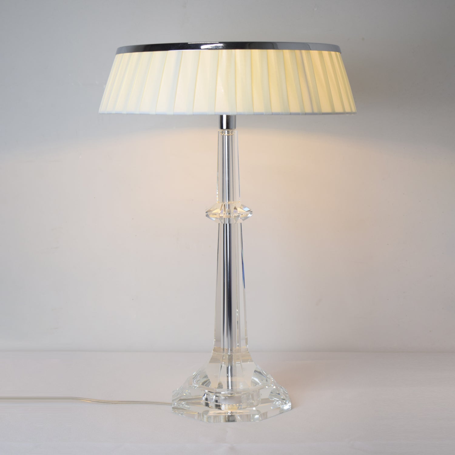 Vesollo Table Lamp