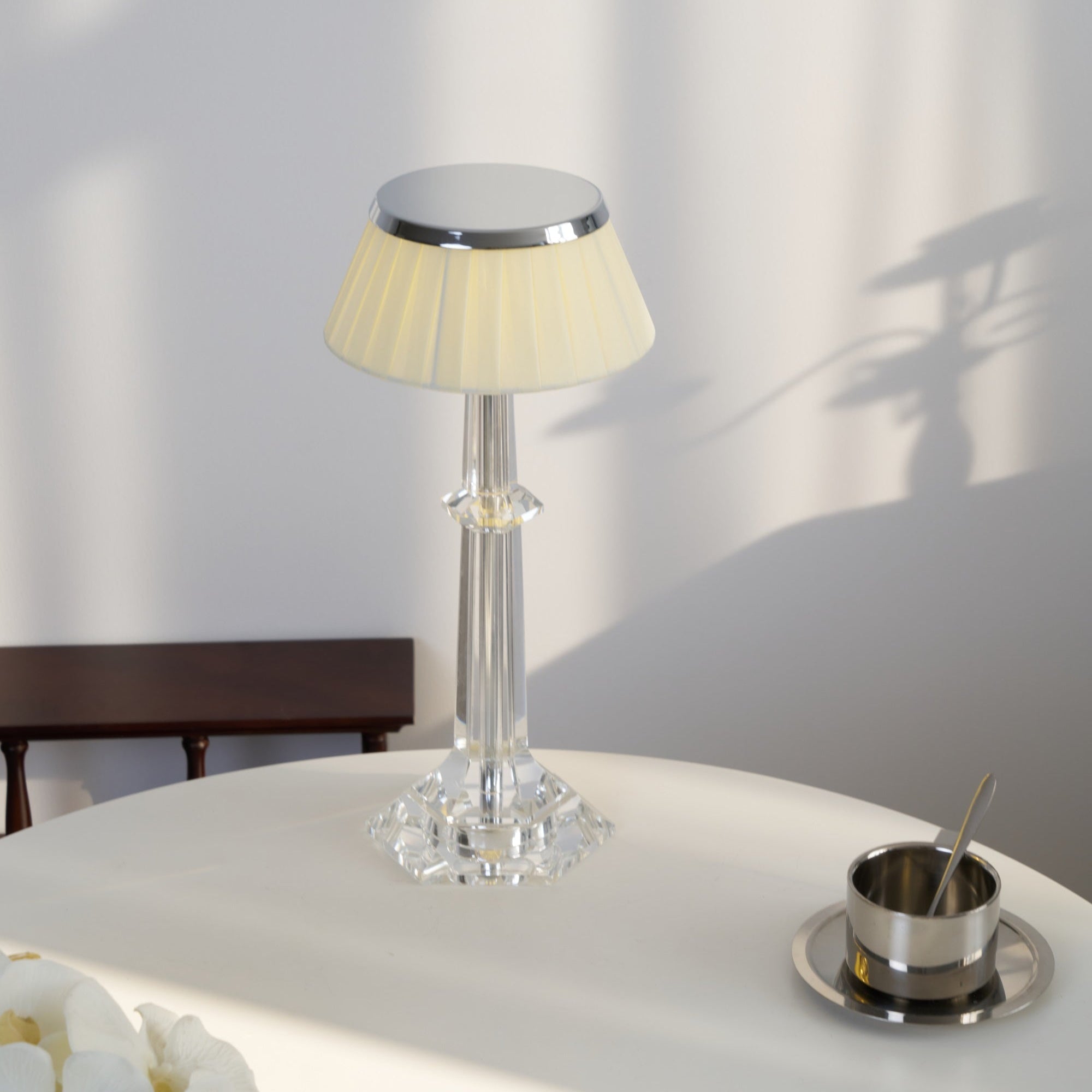 Vesollo Table Lamp