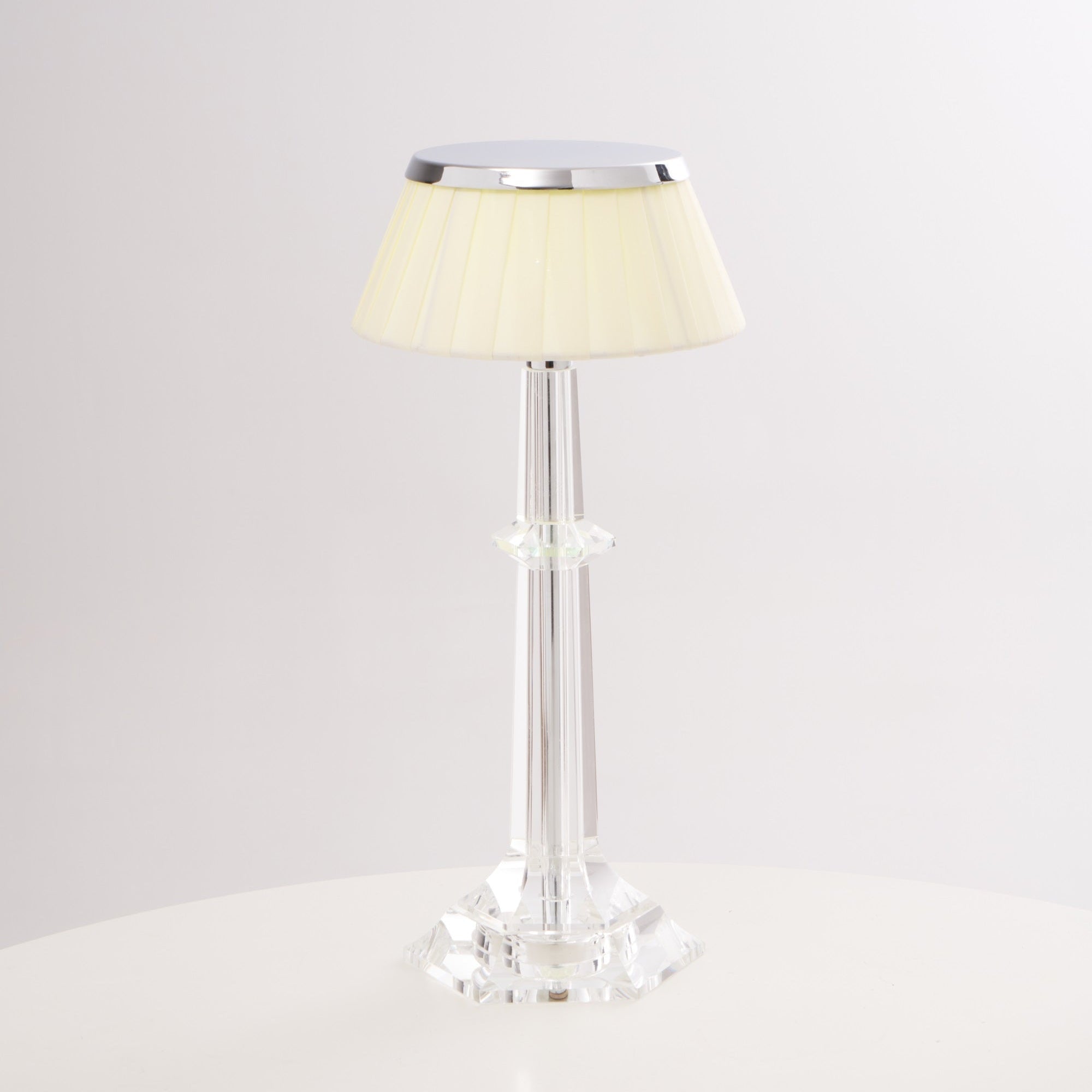 Vesollo Table Lamp