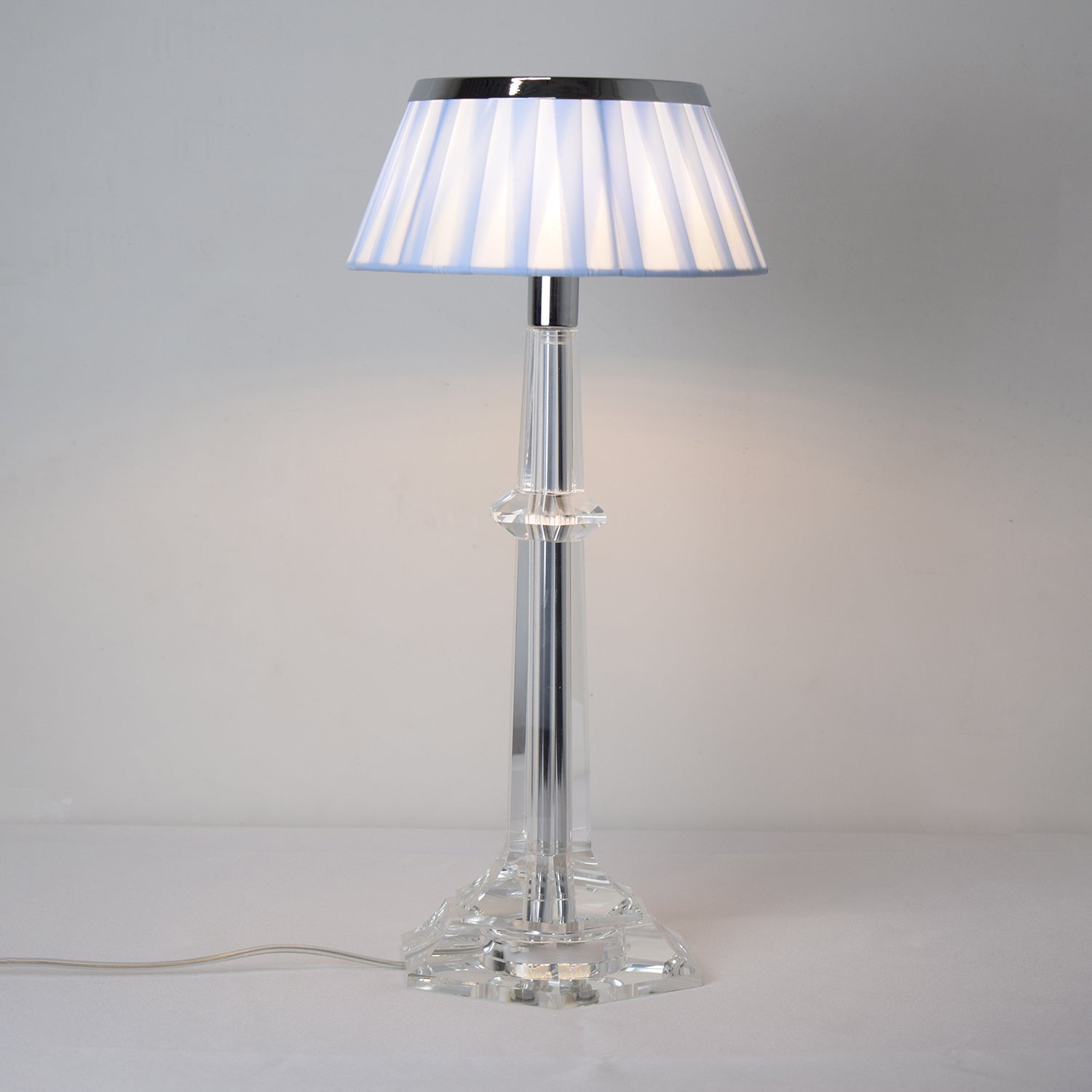 Vesollo Table Lamp