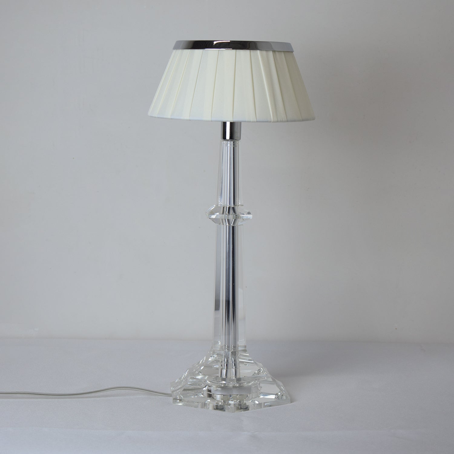Vesollo Table Lamp