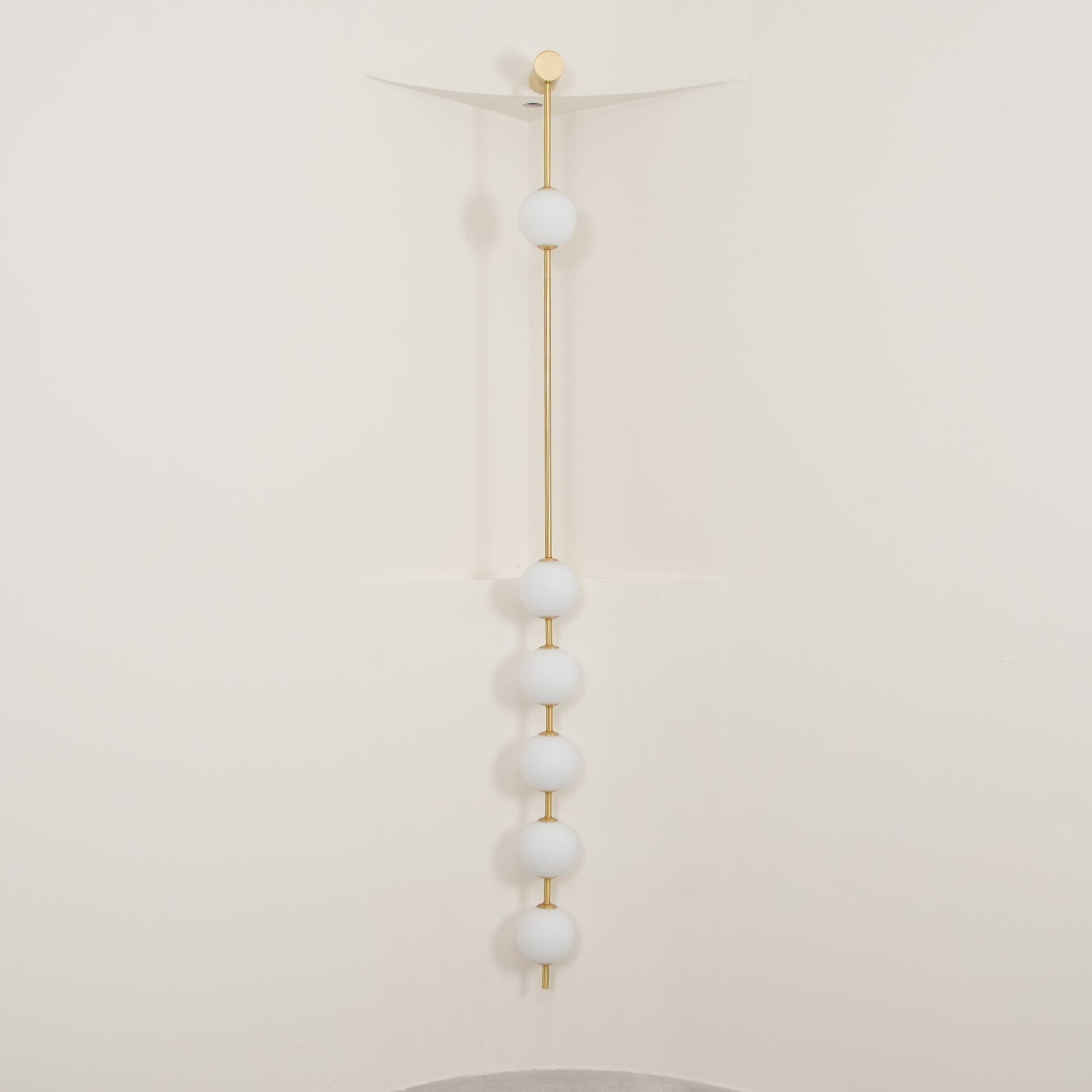 Linowell Globe Wall Light
