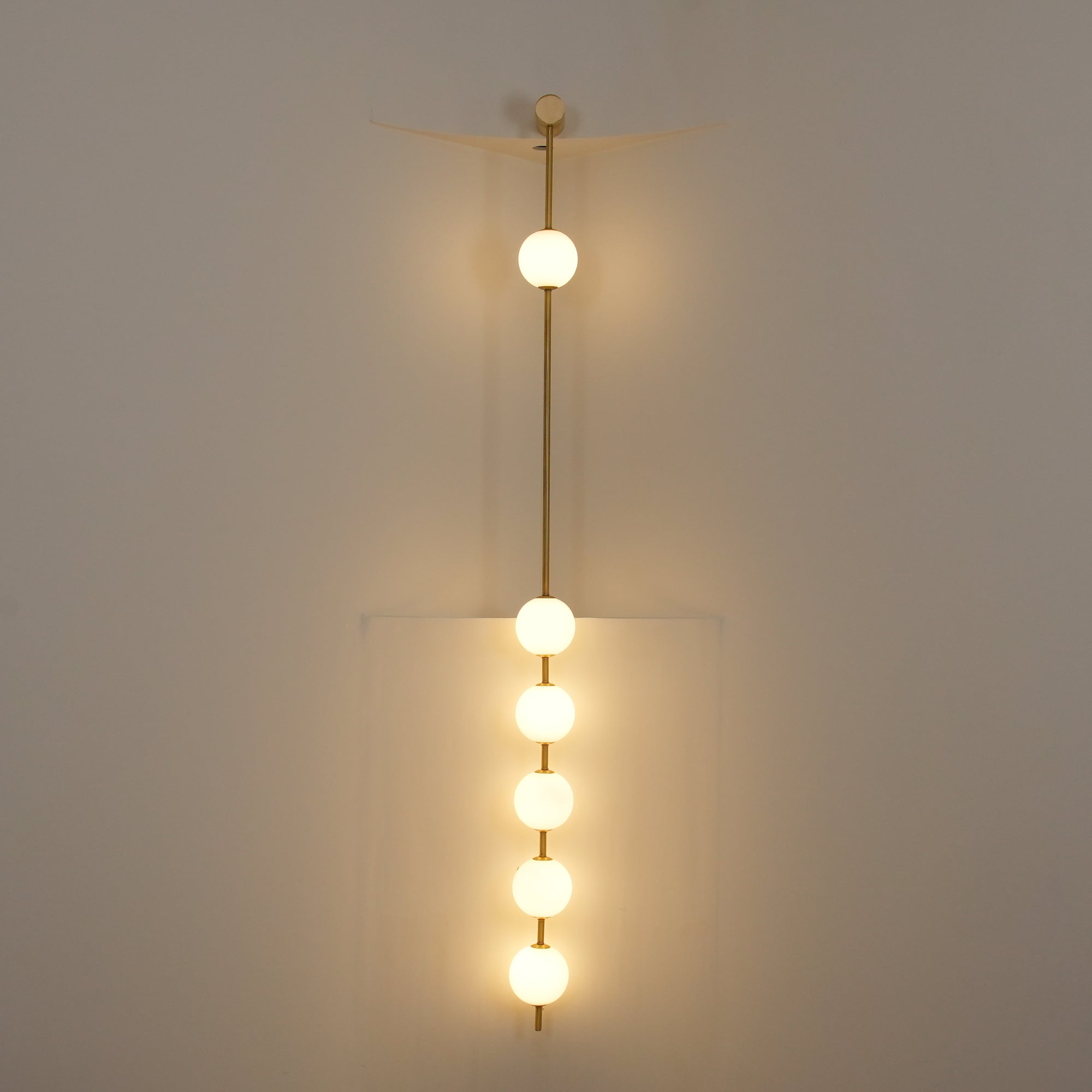 Linowell Globe Wall Light