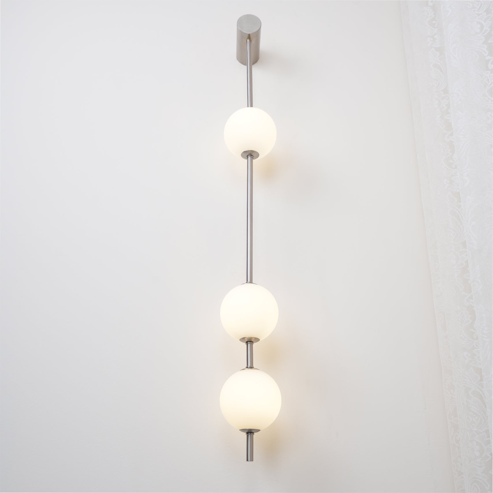 Linowell Globe Wall Light