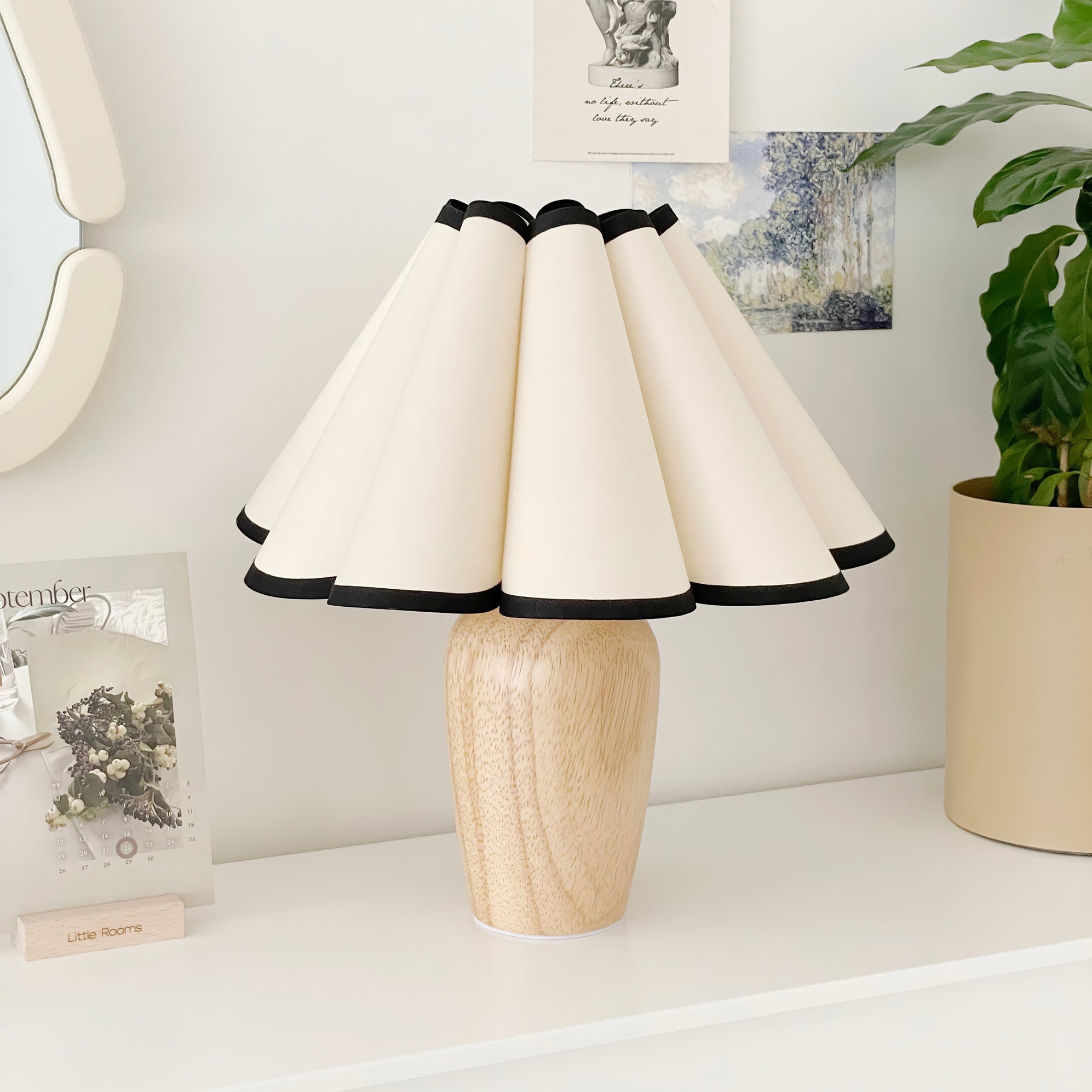 Kaianas Fluted Table Lamp