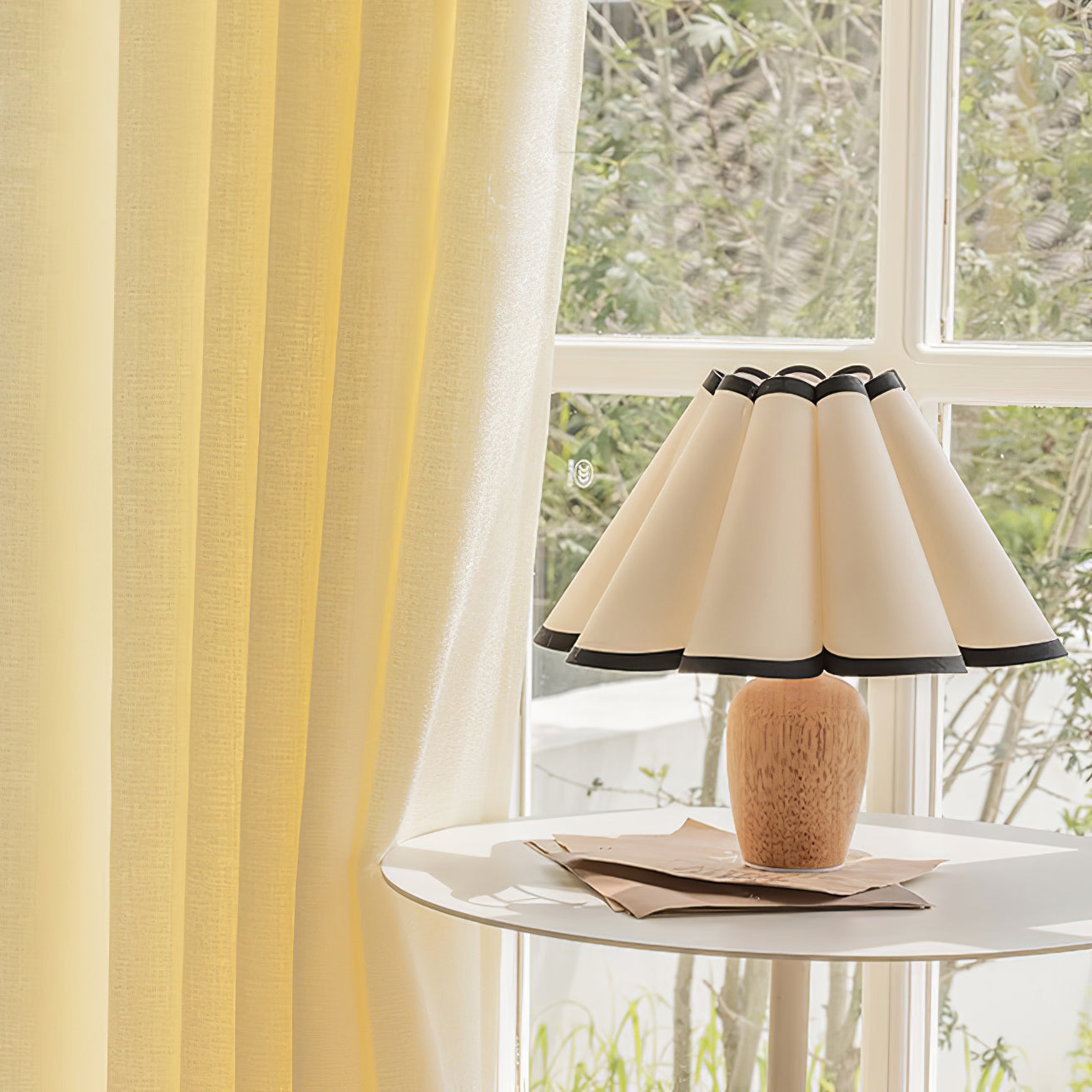 Kaianas Fluted Table Lamp
