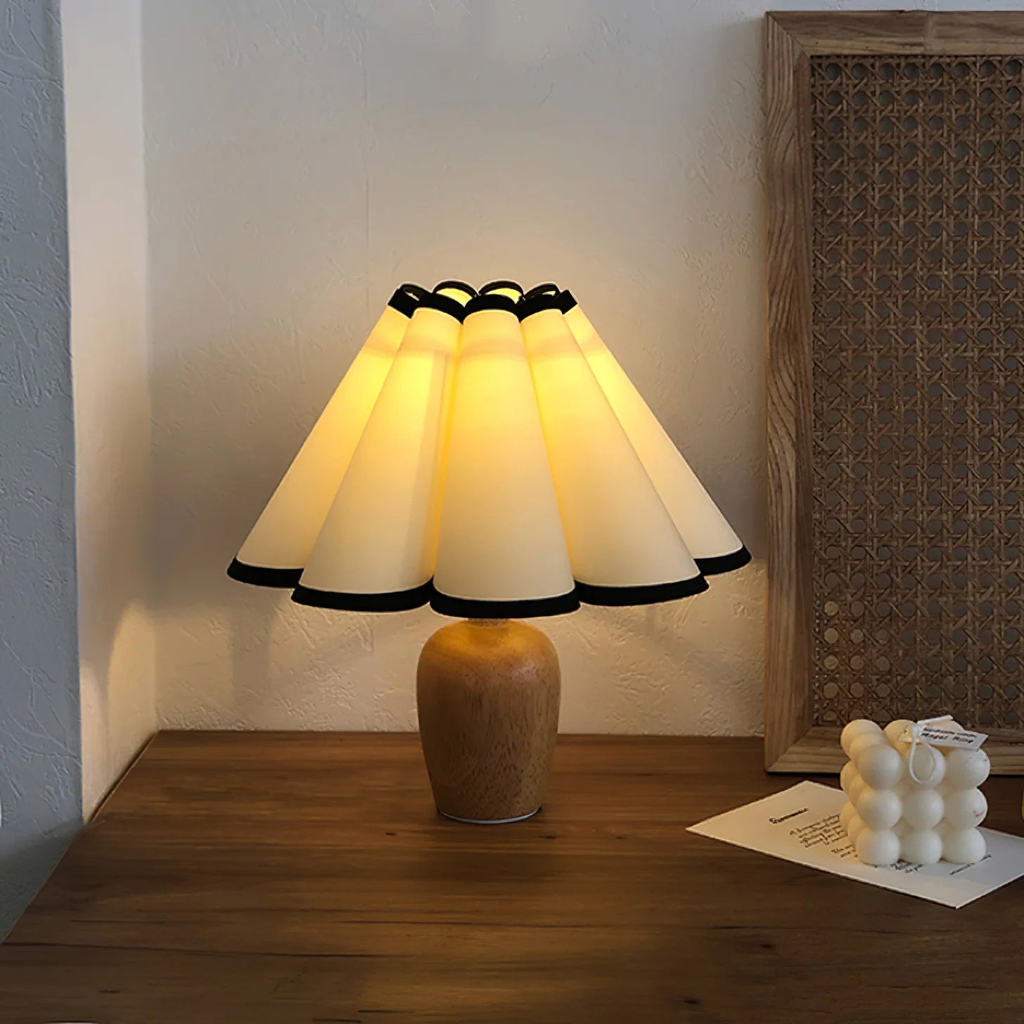 Kaianas Fluted Table Lamp
