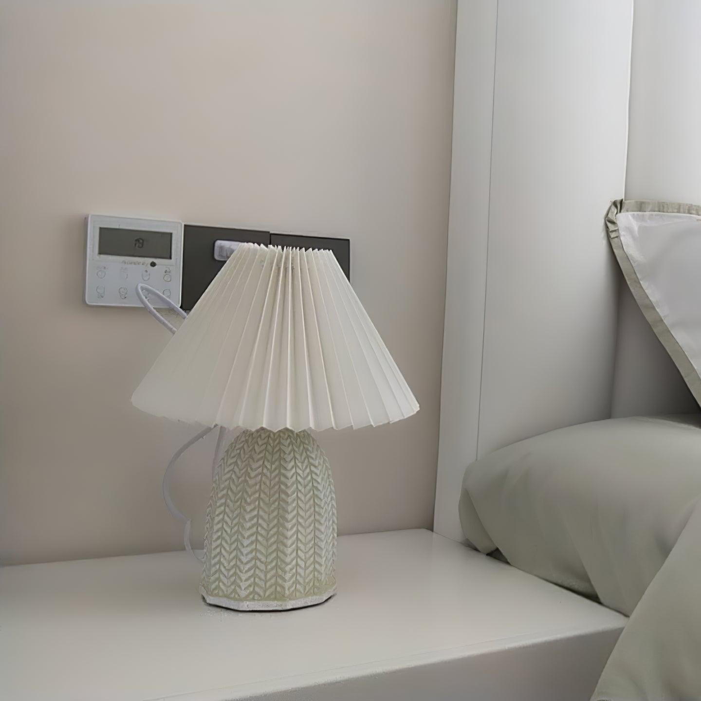Wryzon Ceramic Table Lamp