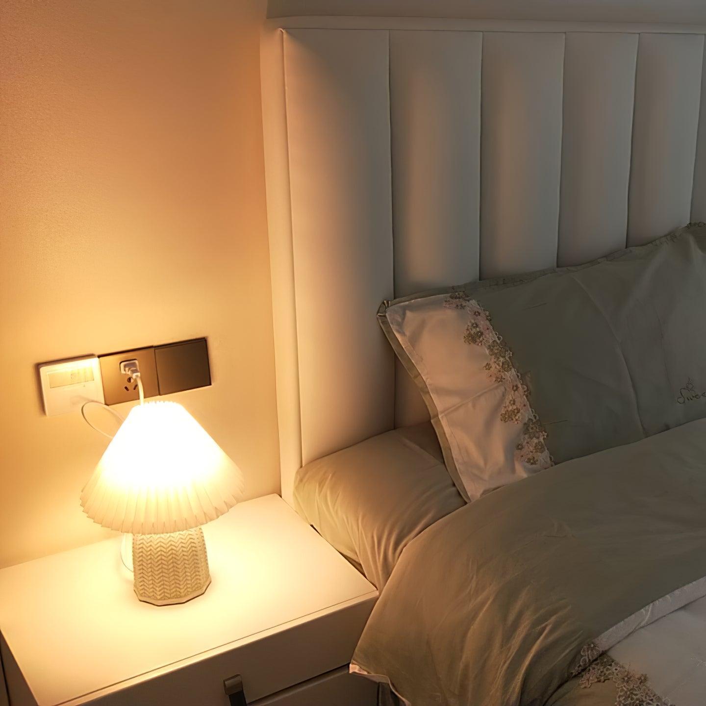 Wryzon Ceramic Table Lamp