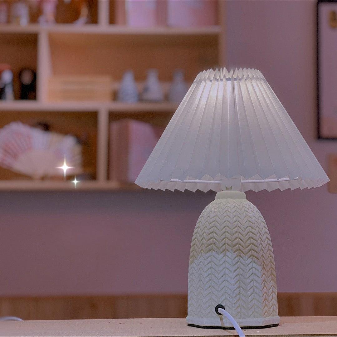 Wryzon Ceramic Table Lamp