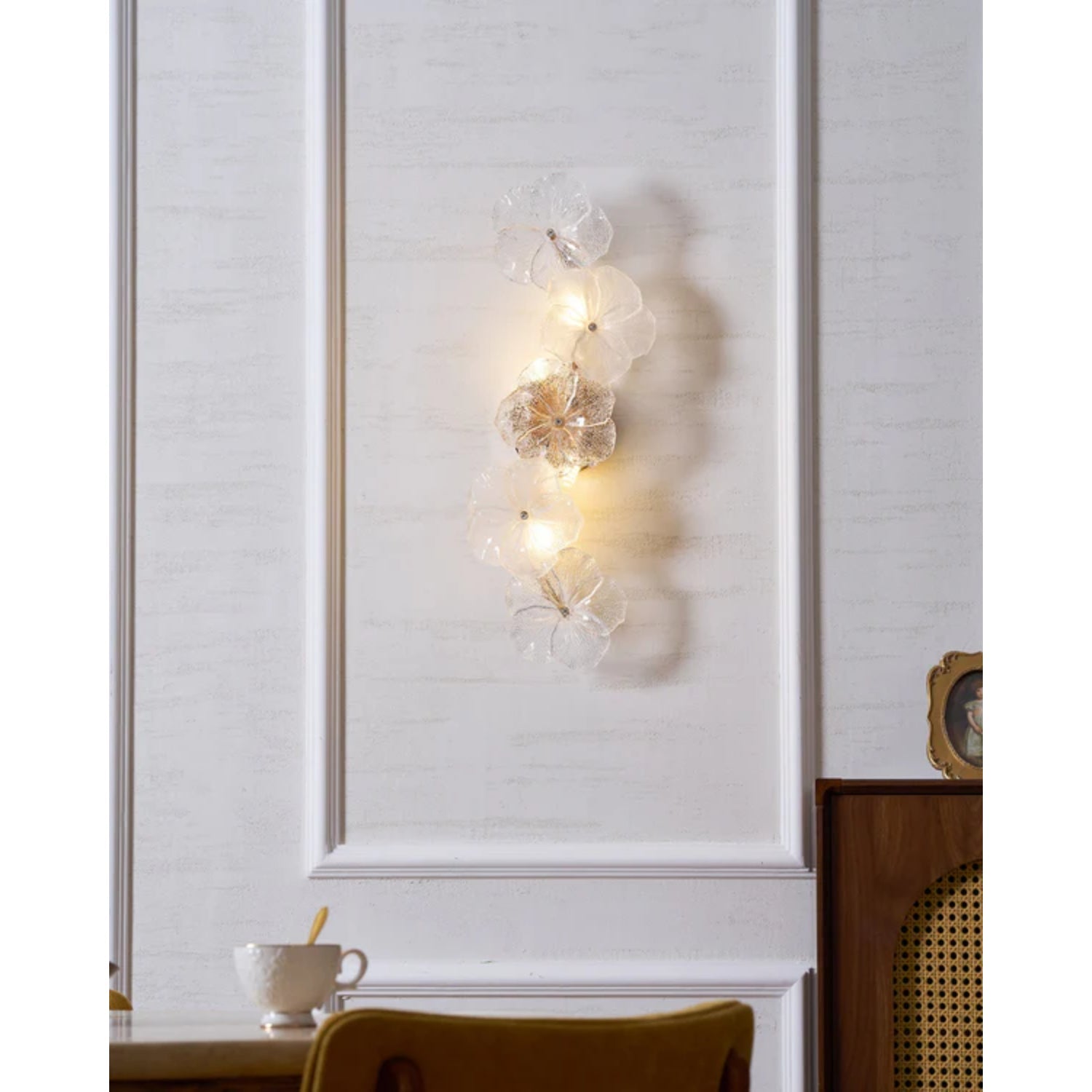 Virelza Flower Wall Light
