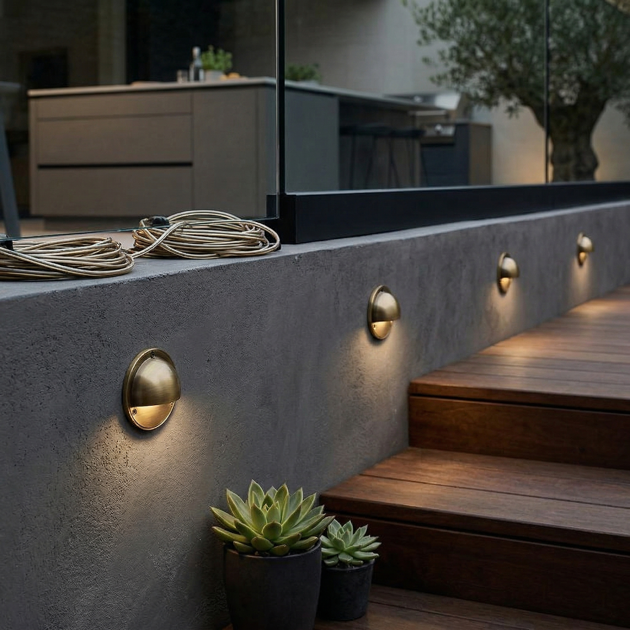 Avenlier Outdoor Wall Light