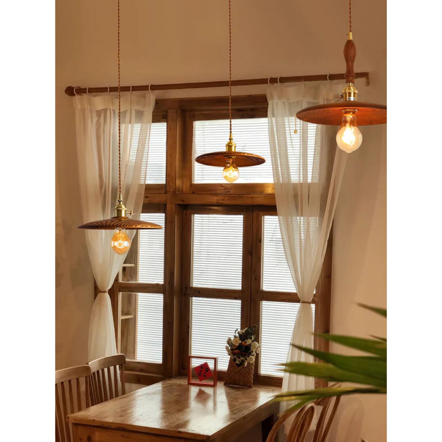 Coniwa Pendant Light