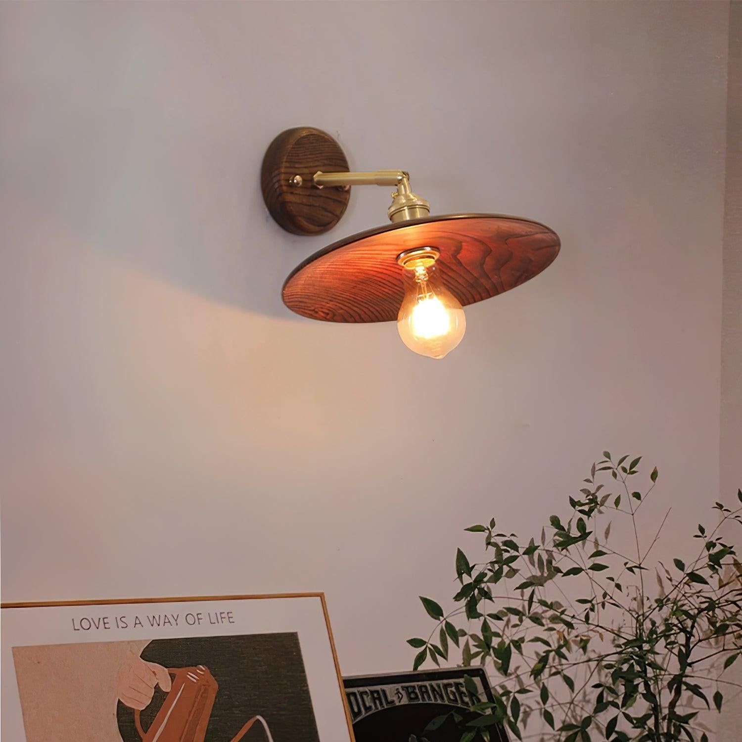 Coniwa Wooden Wall Light