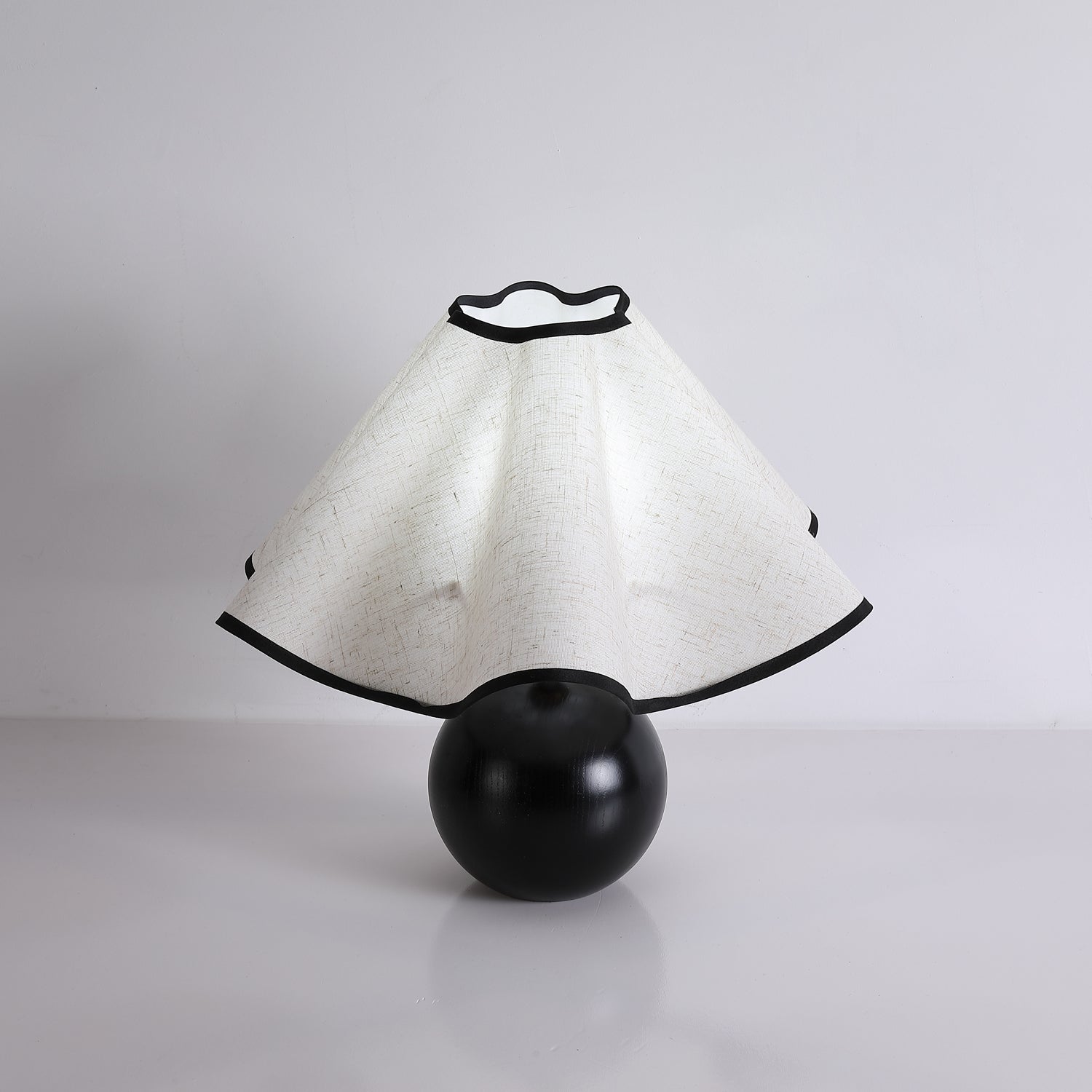 Solivian Wave Table Lamp