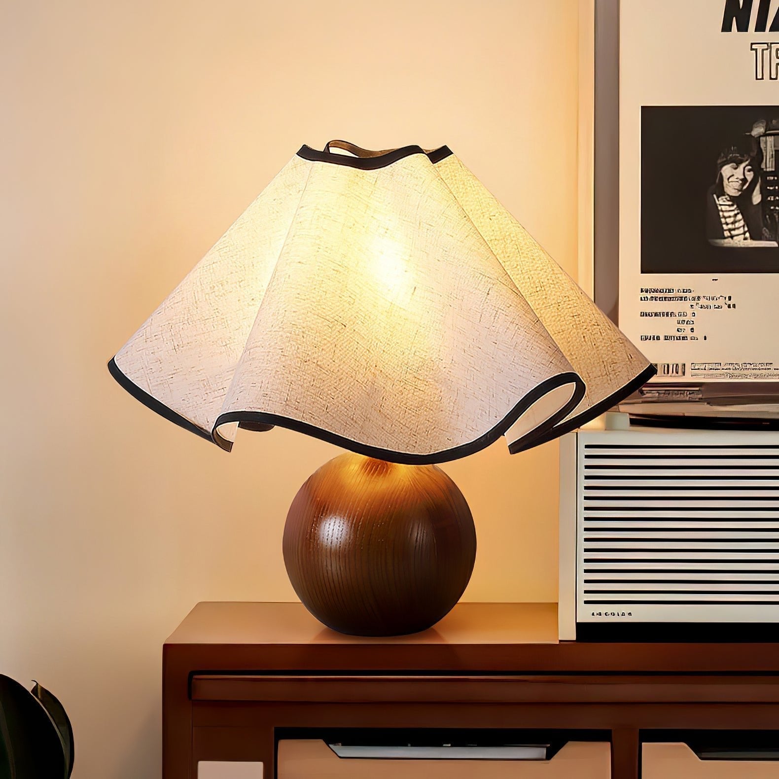 Solivian Wave Table Lamp
