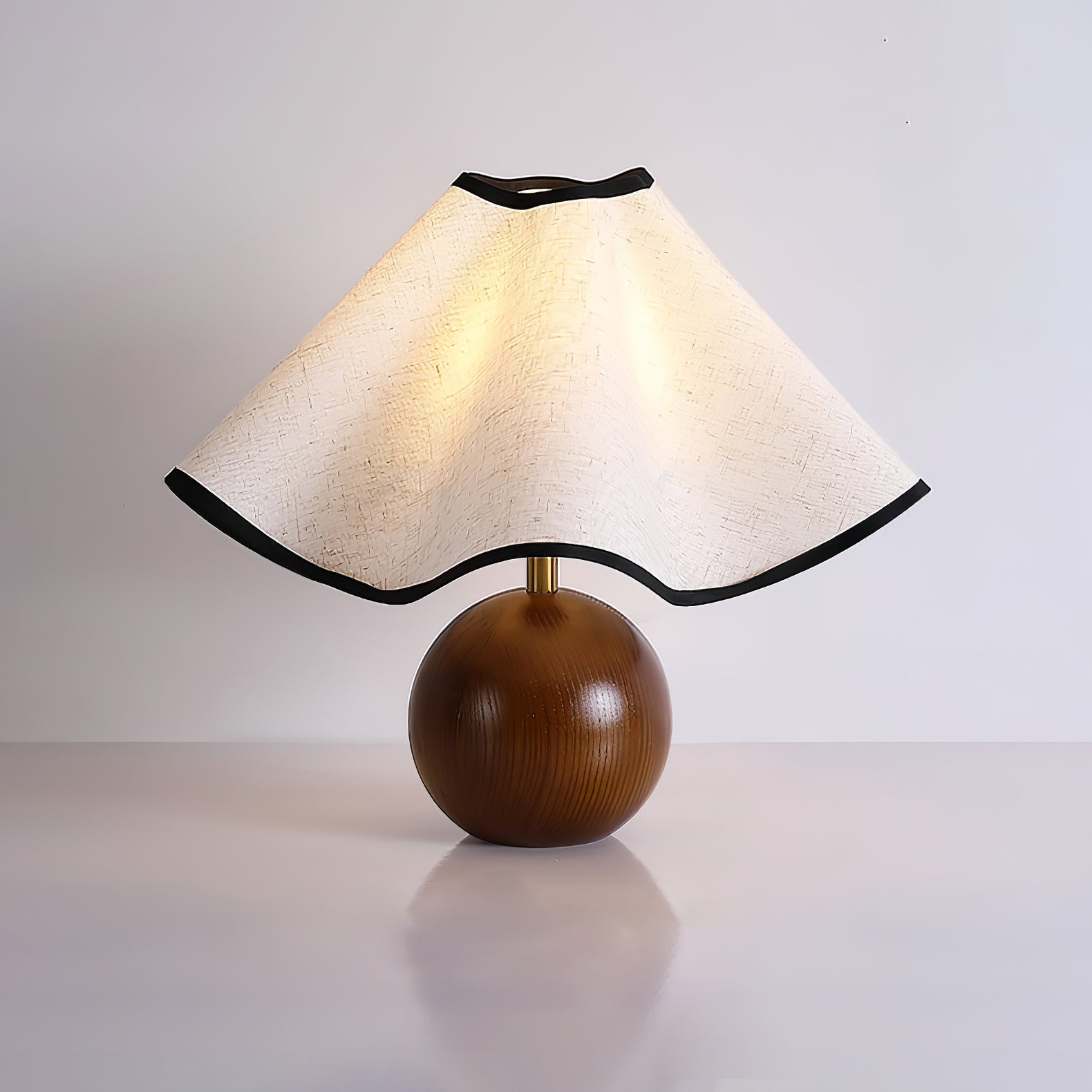 Solivian Wave Table Lamp