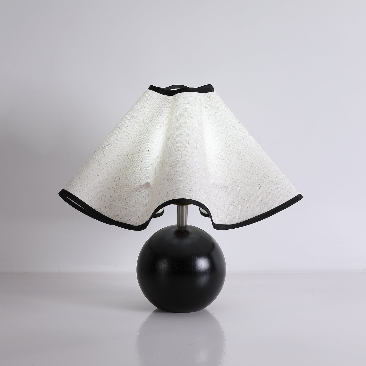 Solivian Wave Table Lamp
