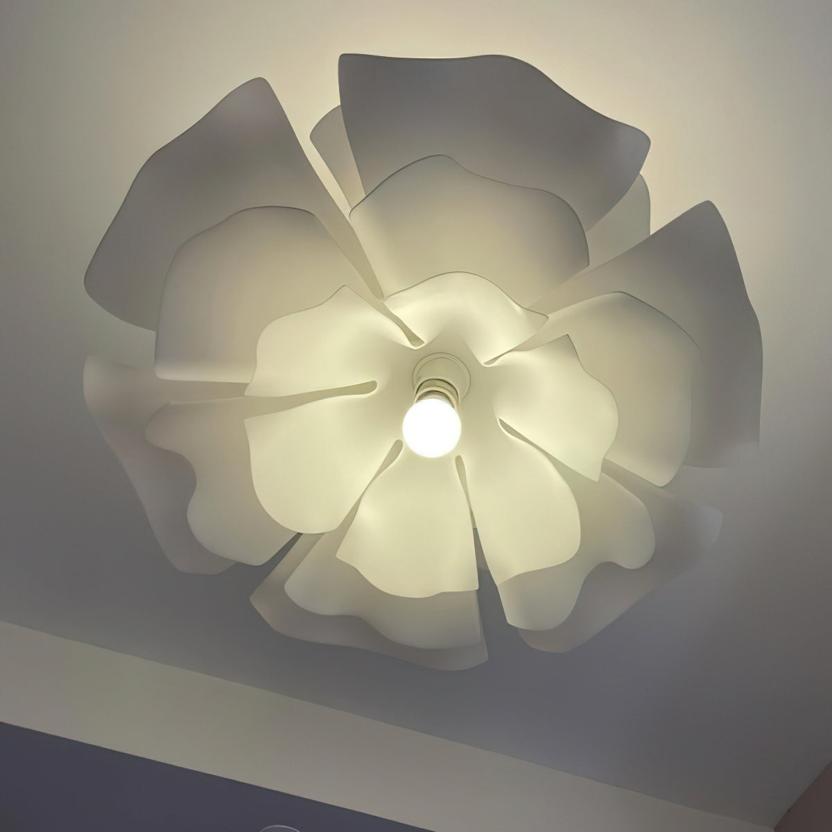 Aldale Lotus Pendant Light
