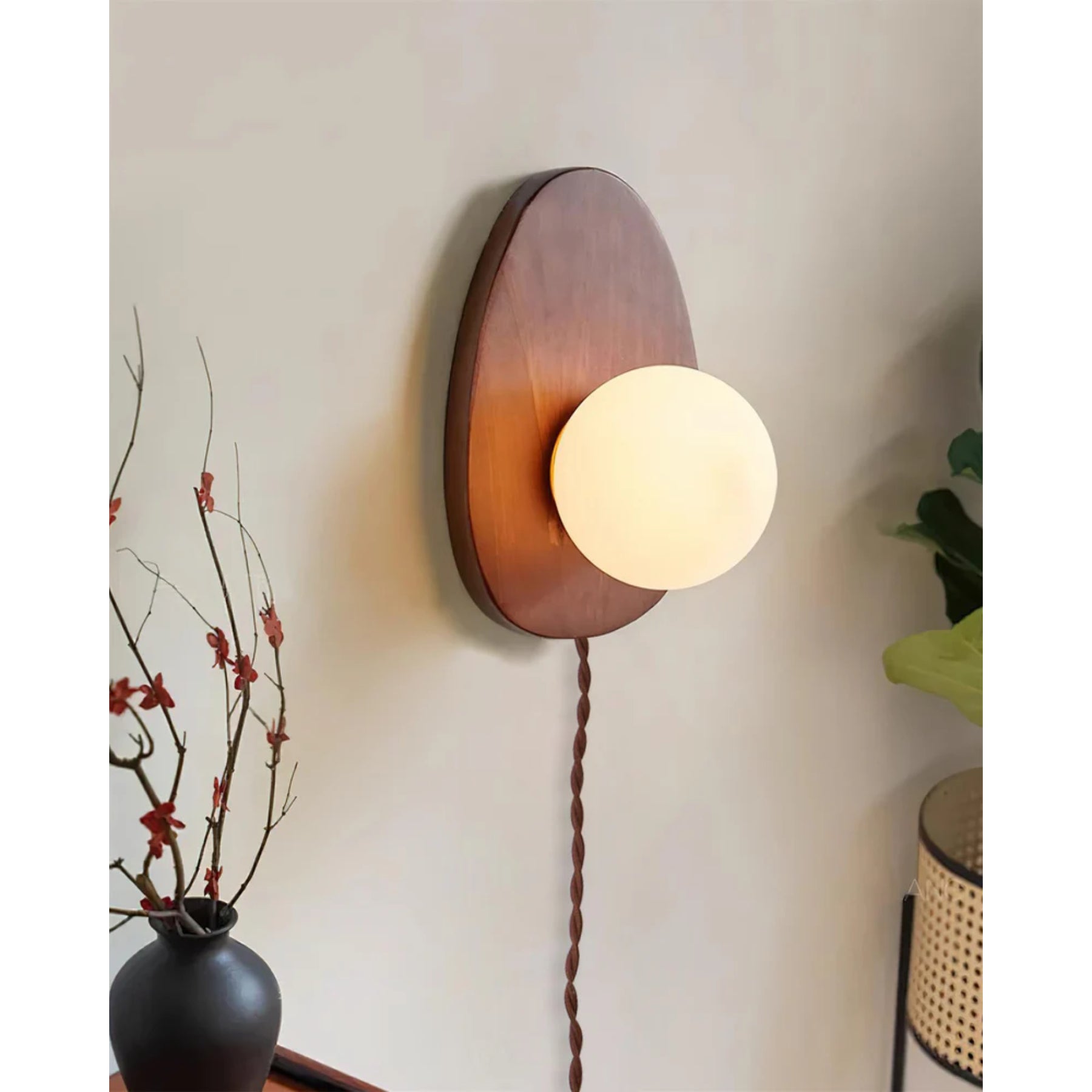 Orrivo Wall Light
