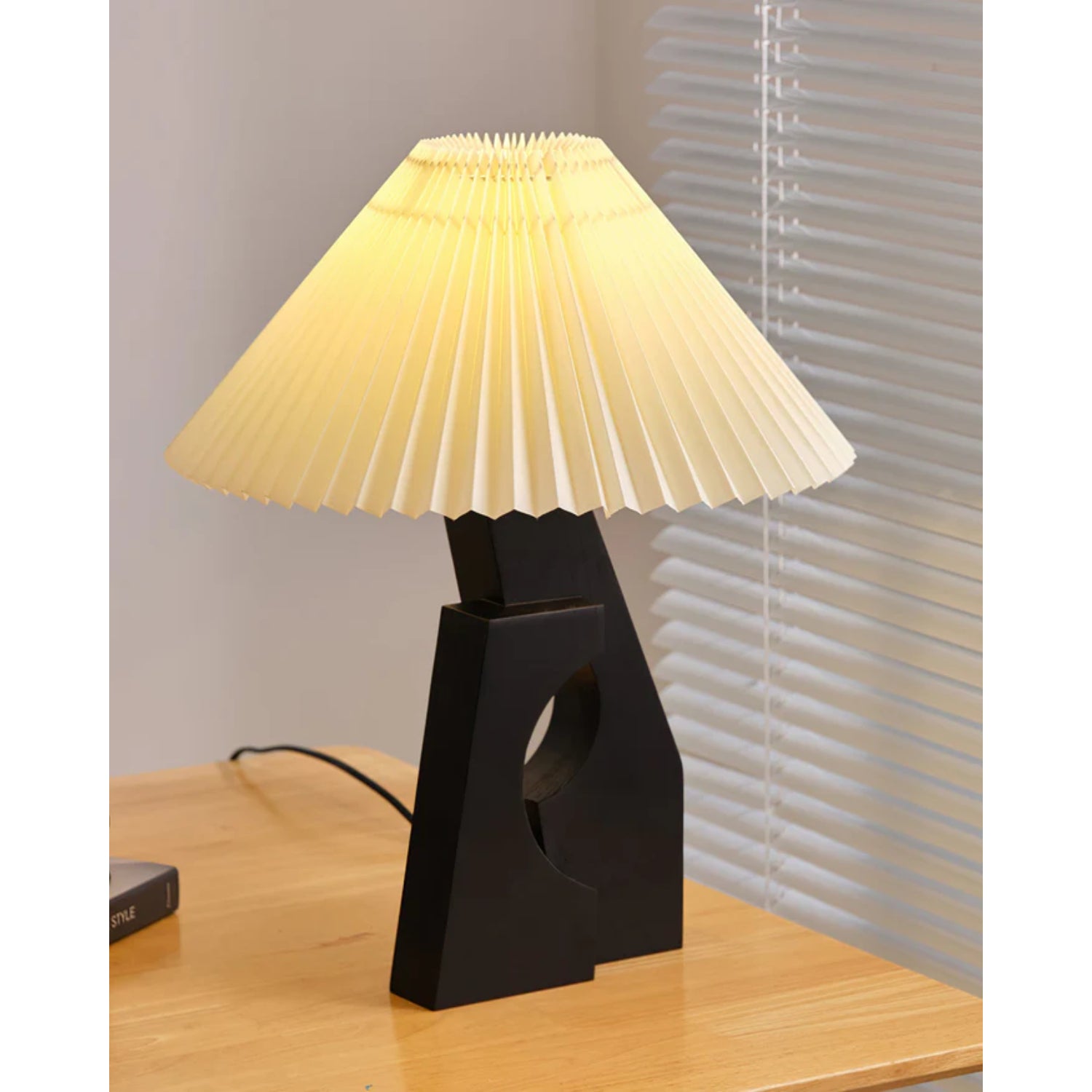 Zelayn Ribbed Table Lamp