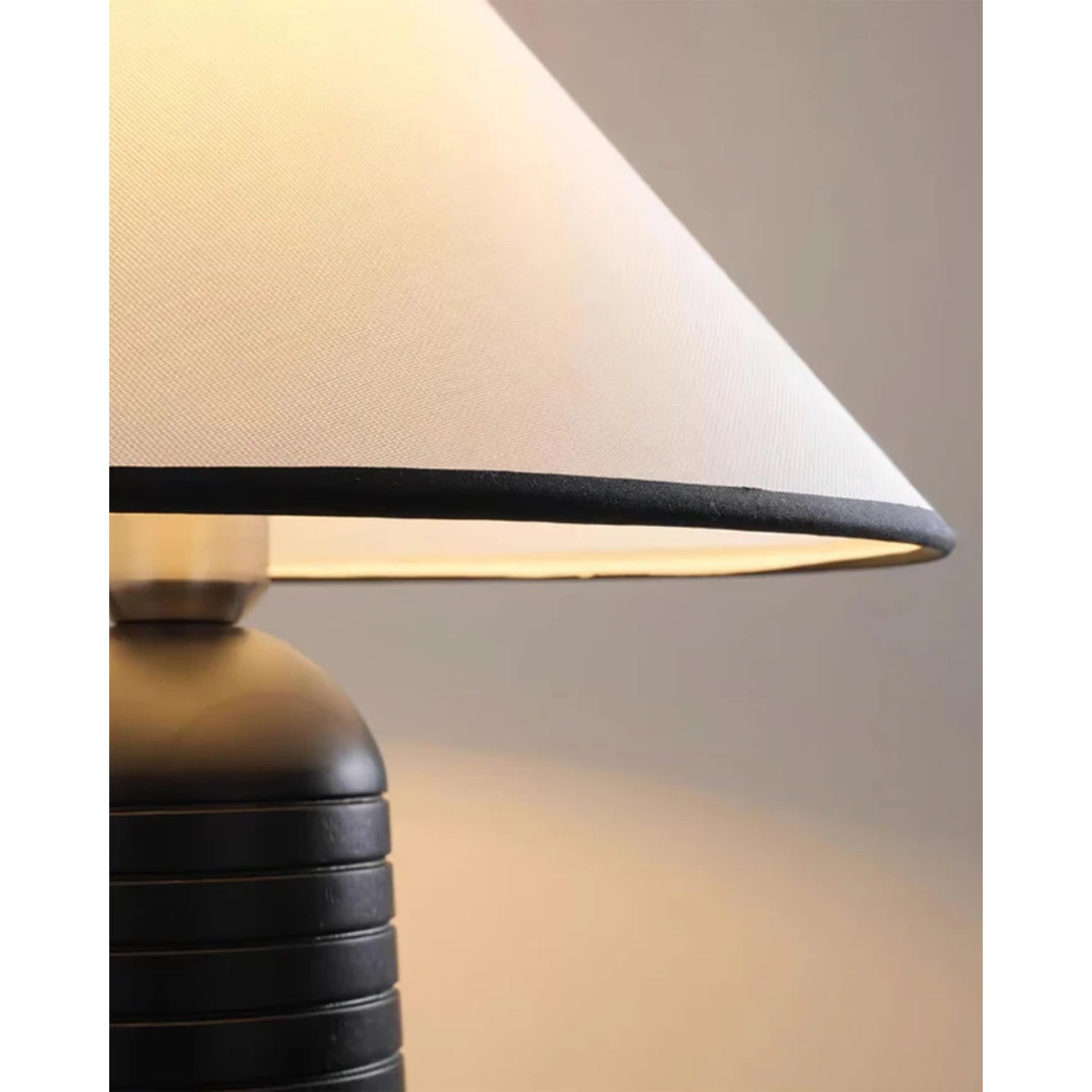 Zarismo Table Lamp