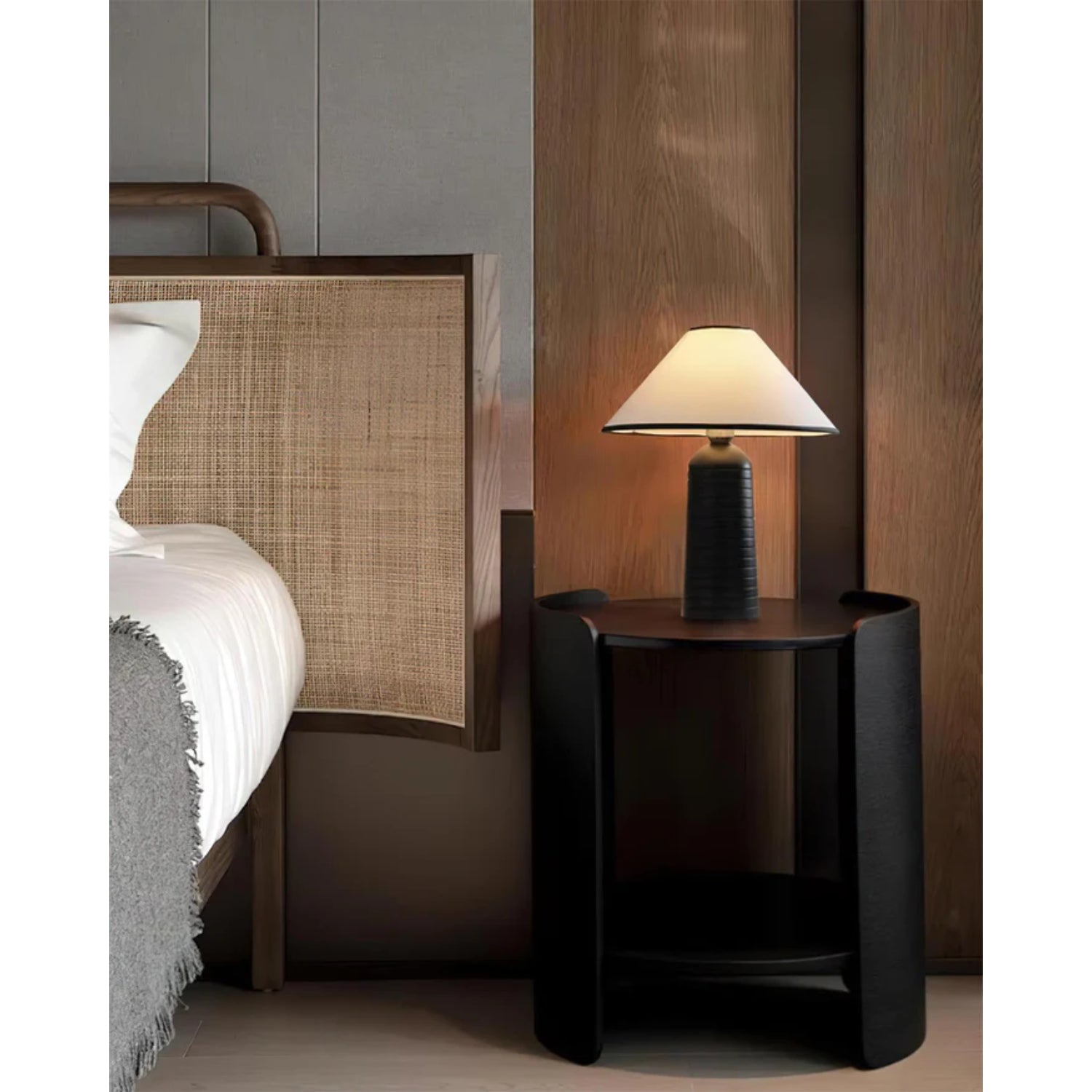 Zarismo Table Lamp