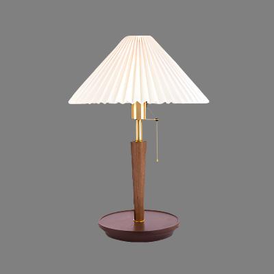 Lea Vintage Wooden Table Lamp