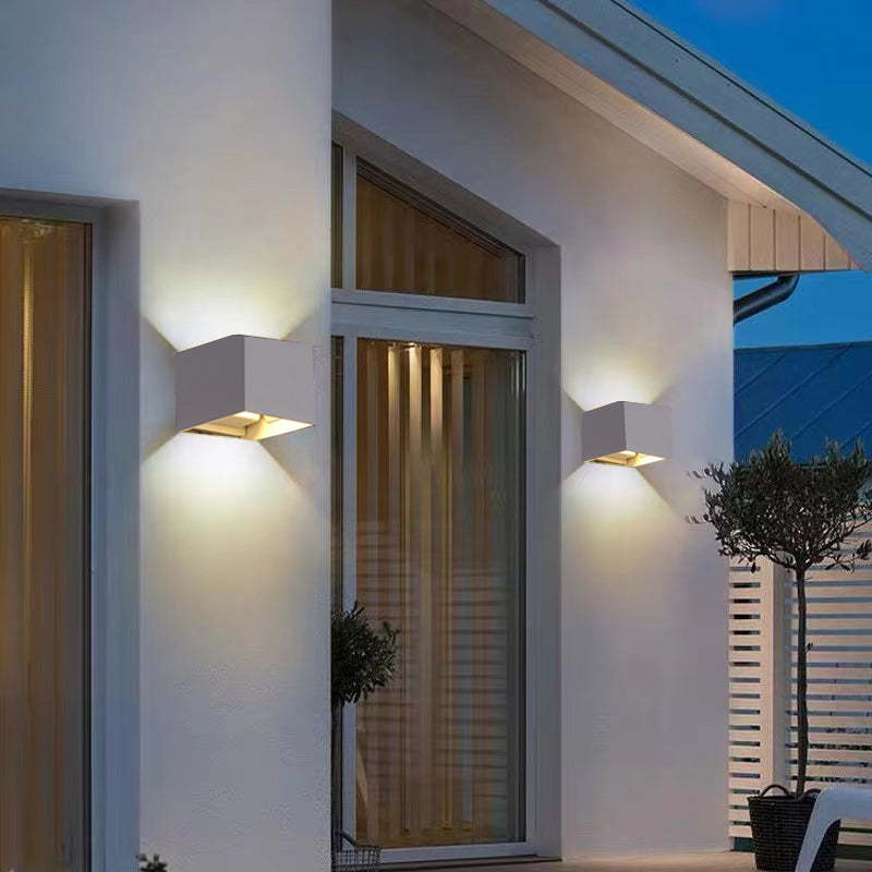 Tavey Outdoor Wall Light