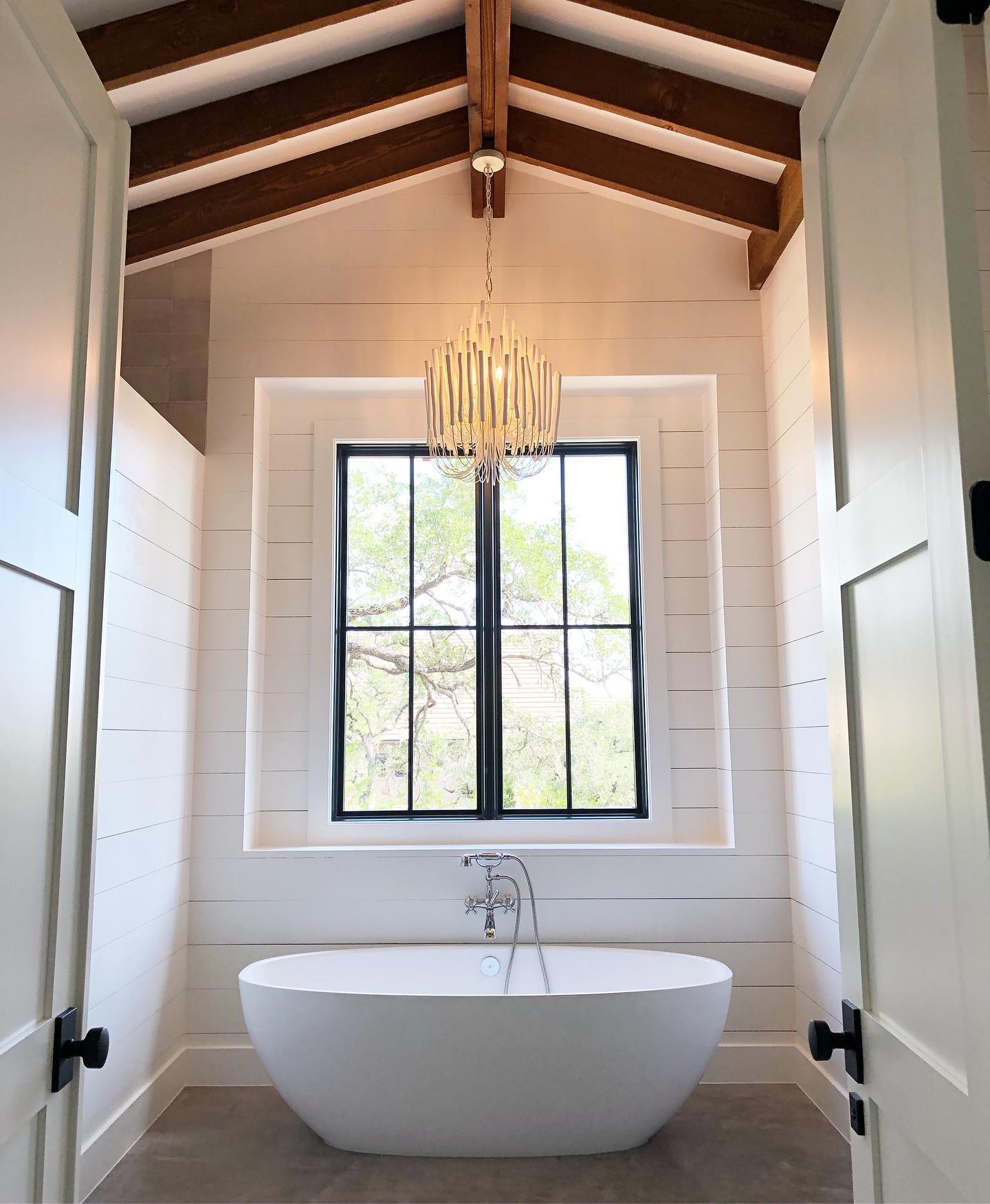 Linerton Chandelier